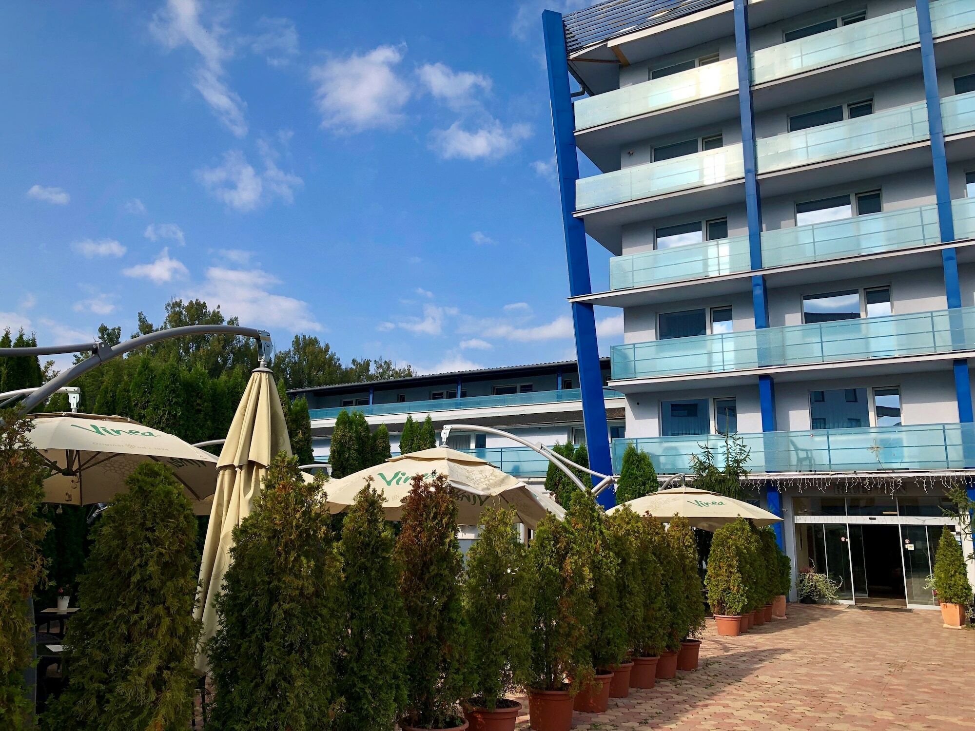 Hotel Dixon So Vstupom Do Bazena A Virivky Zdarma - Free Entrance To Pool And Jacuzzi Included Banská Bystrica Exterior foto
